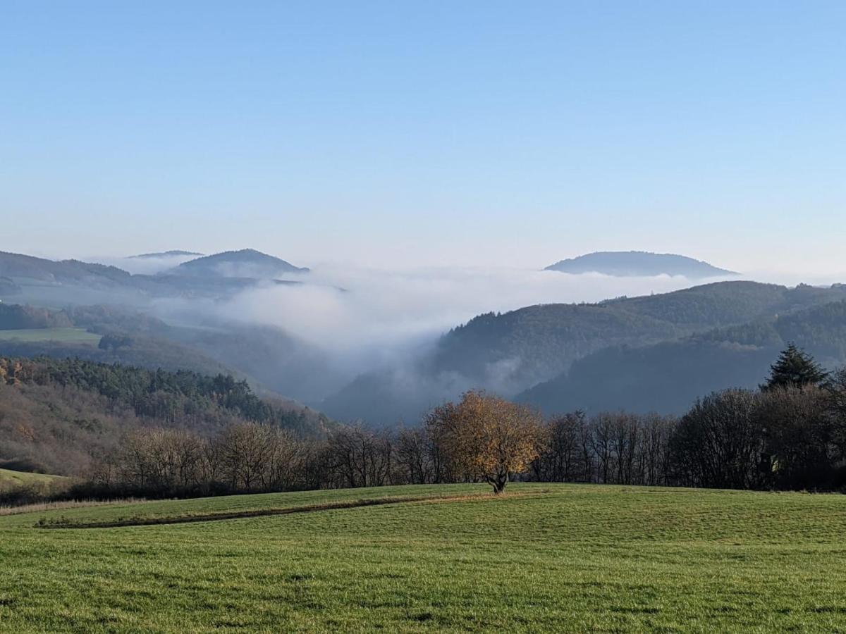 Ferienwohnungen Am Aeppelsberg Volkesfeld Экстерьер фото